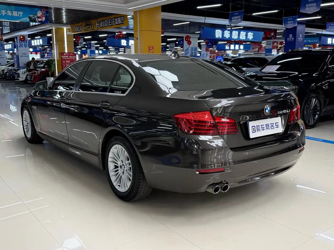 BMW 5 Series 2014 525Li Leading фото 15