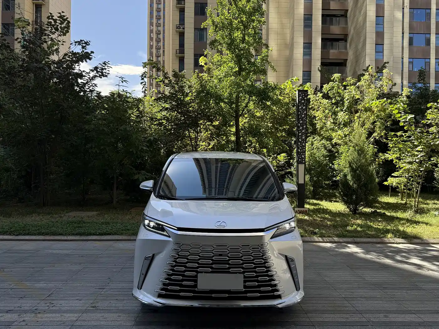 Lexus LM 2025 2025 Model 500h Four-Seater Imperial Edition