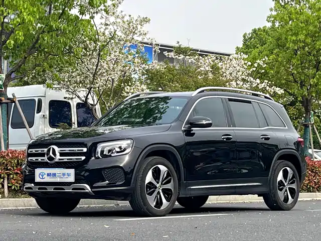 MERCEDES-BENZ GLB
