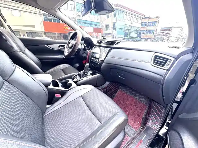 Nissan Qashqai 2019 2.0L CVT Luxury Edition — фото 4