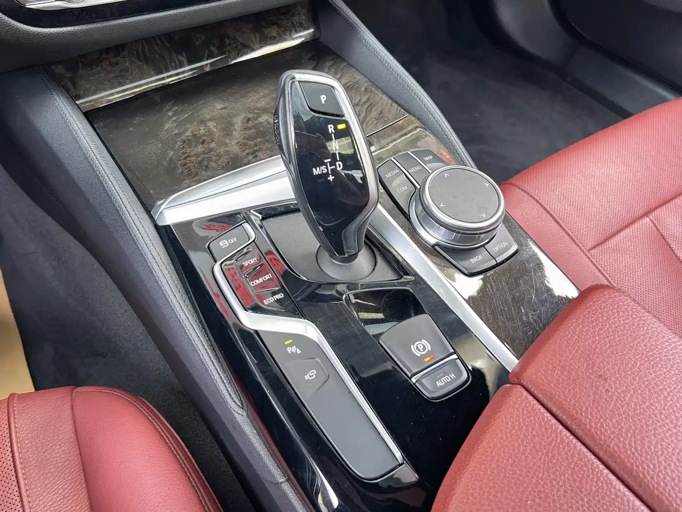 BMW 5 Series 2019 530Li Premium M Sport Package фото 12