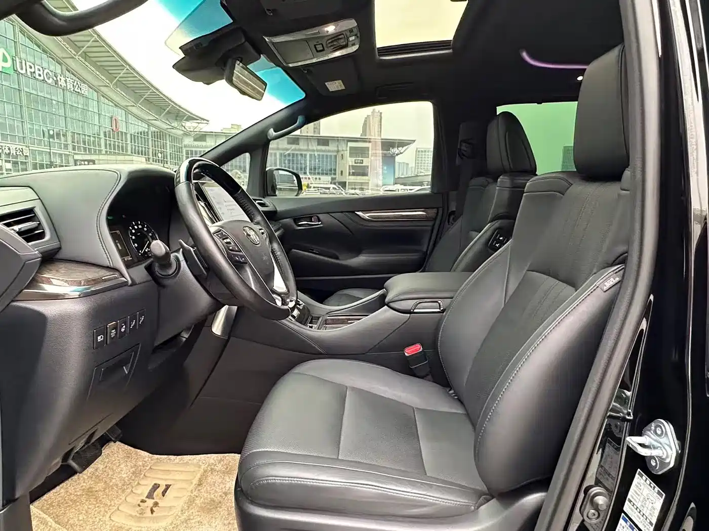 Toyota Vellfire 2021 Crown Hybrid 2.5L HV Supreme Edition фото 13