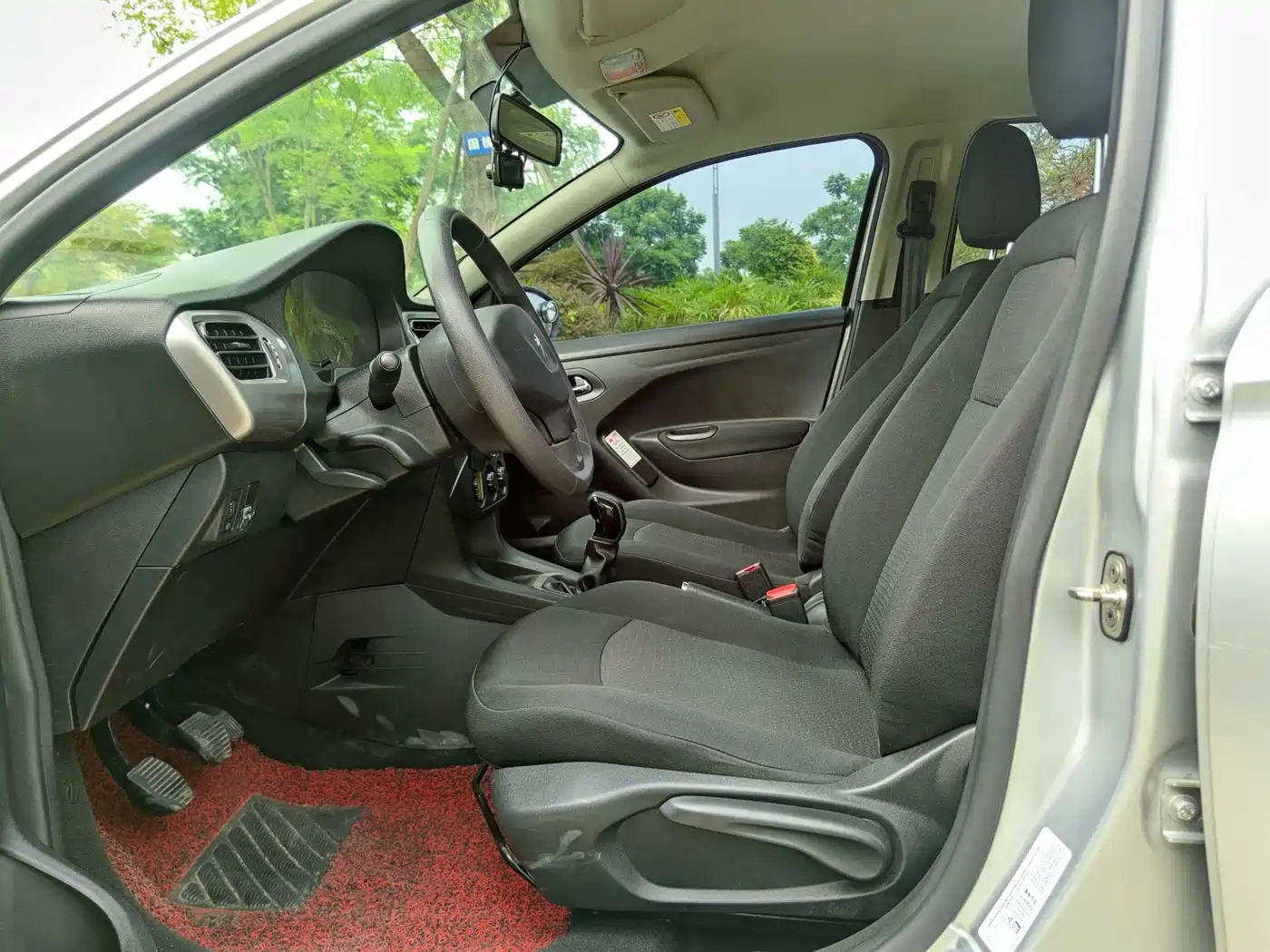 Peugeot 301 2014 1.6L Manual Comfort Edition фото 11