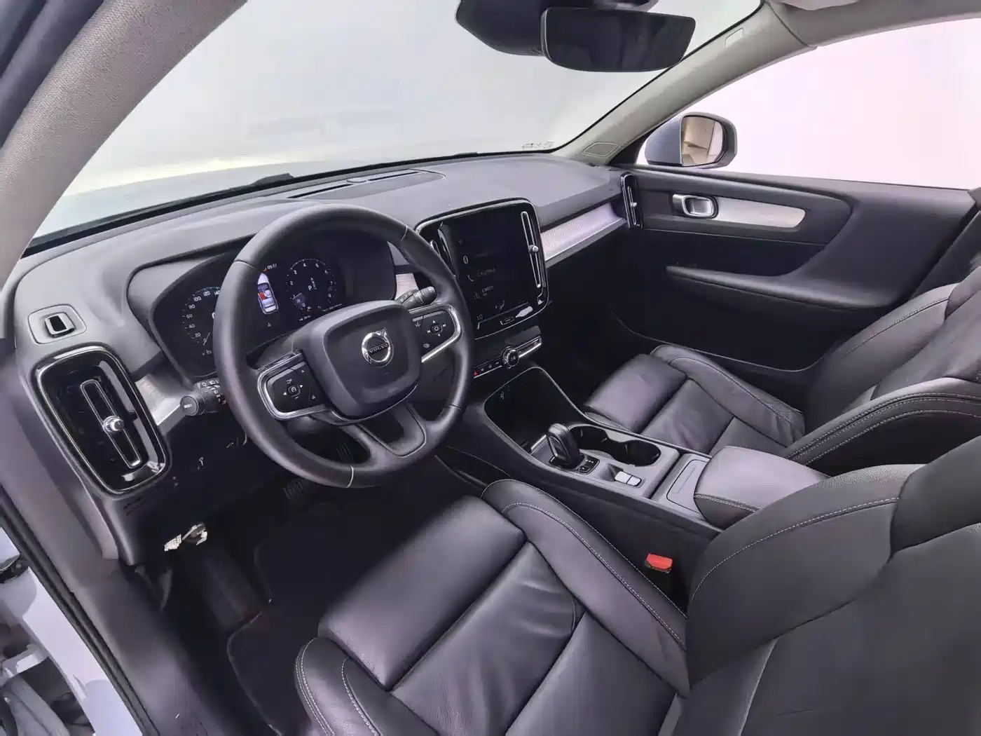 Фото 9 - Volvo XC40 (Import)