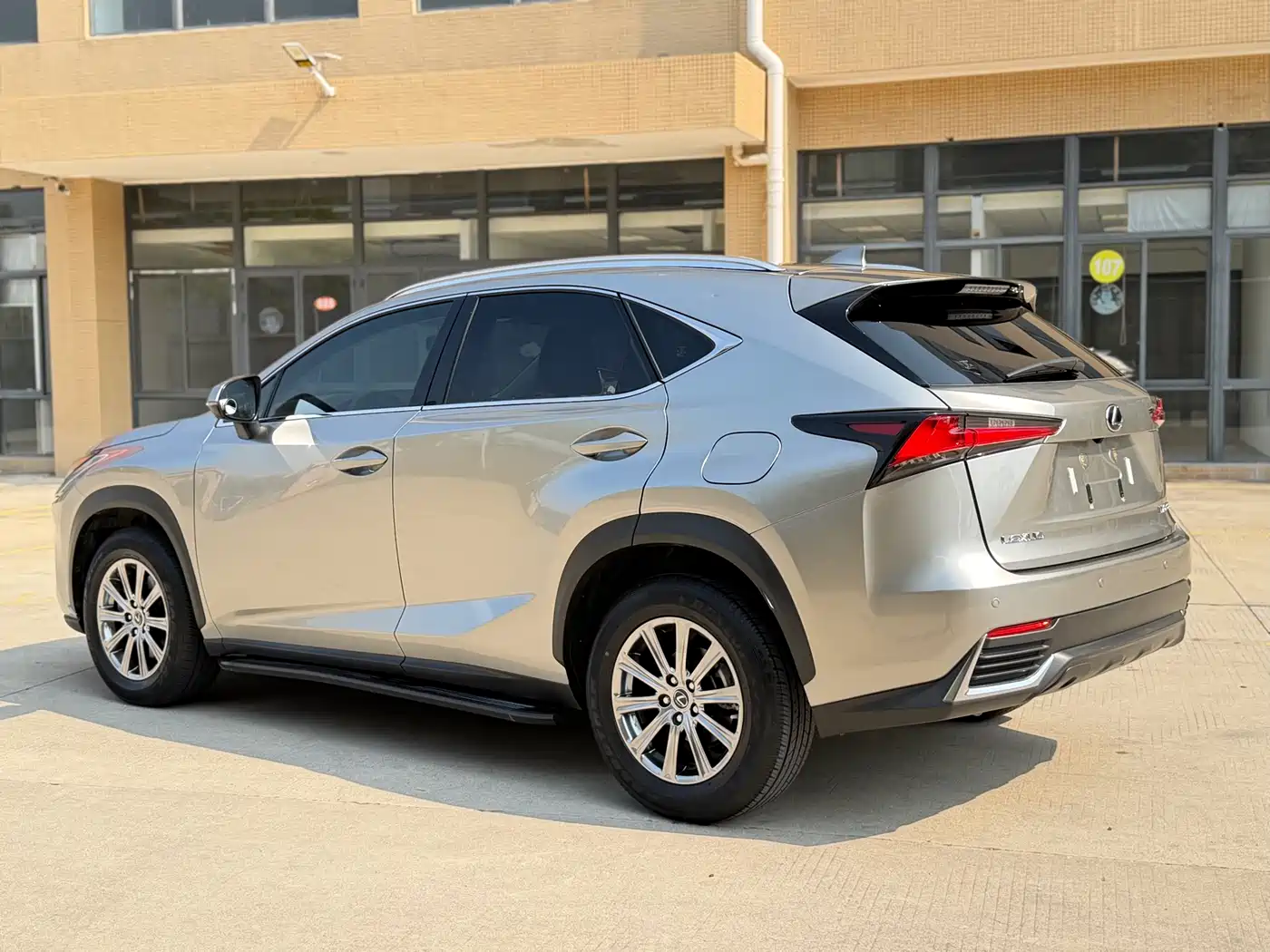 LEXUS NX