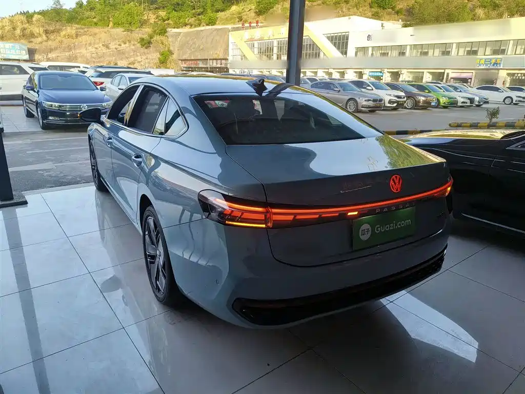 Volkswagen Passat 2025 Model Pro 380TSI Starlight Dragon Premium Edition фото 5