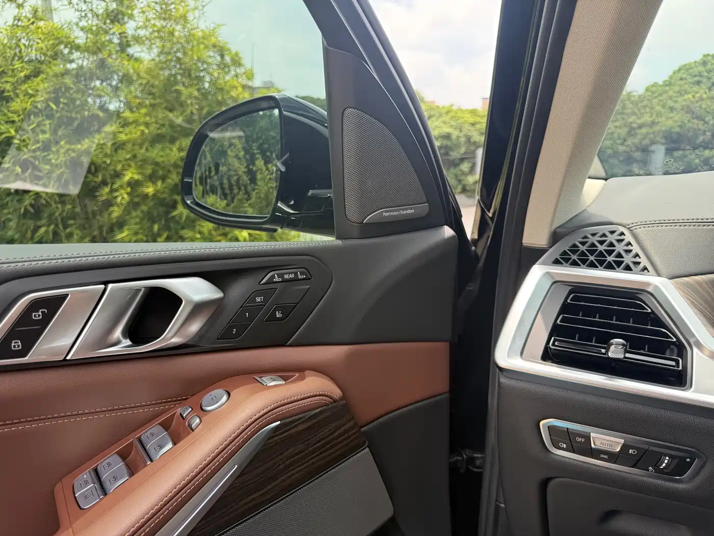 BMW X7 2024 xDrive40i Leading Luxury Package фото 6