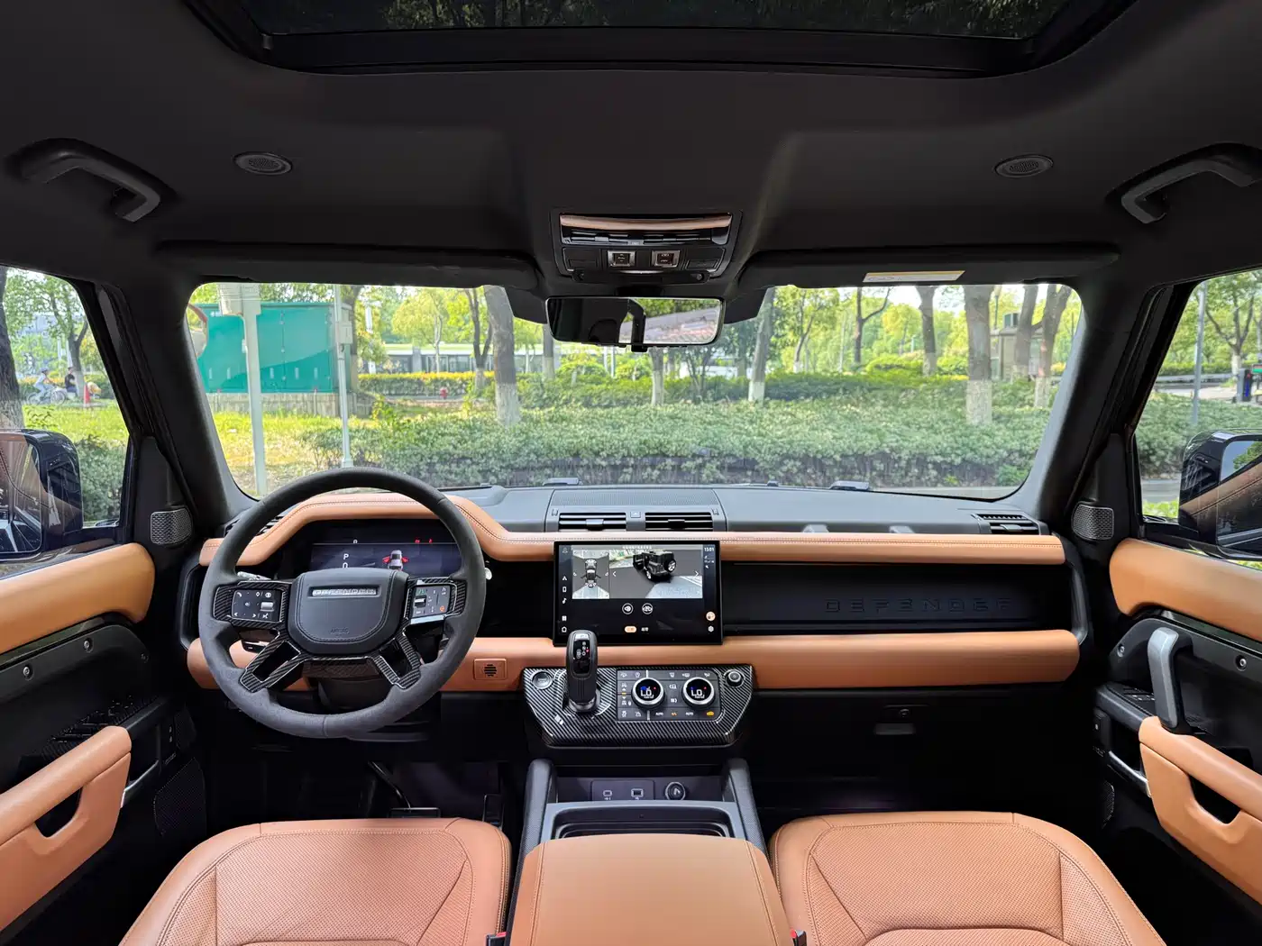 Land Rover Defender 2024 110 5.0T V8 фото 4
