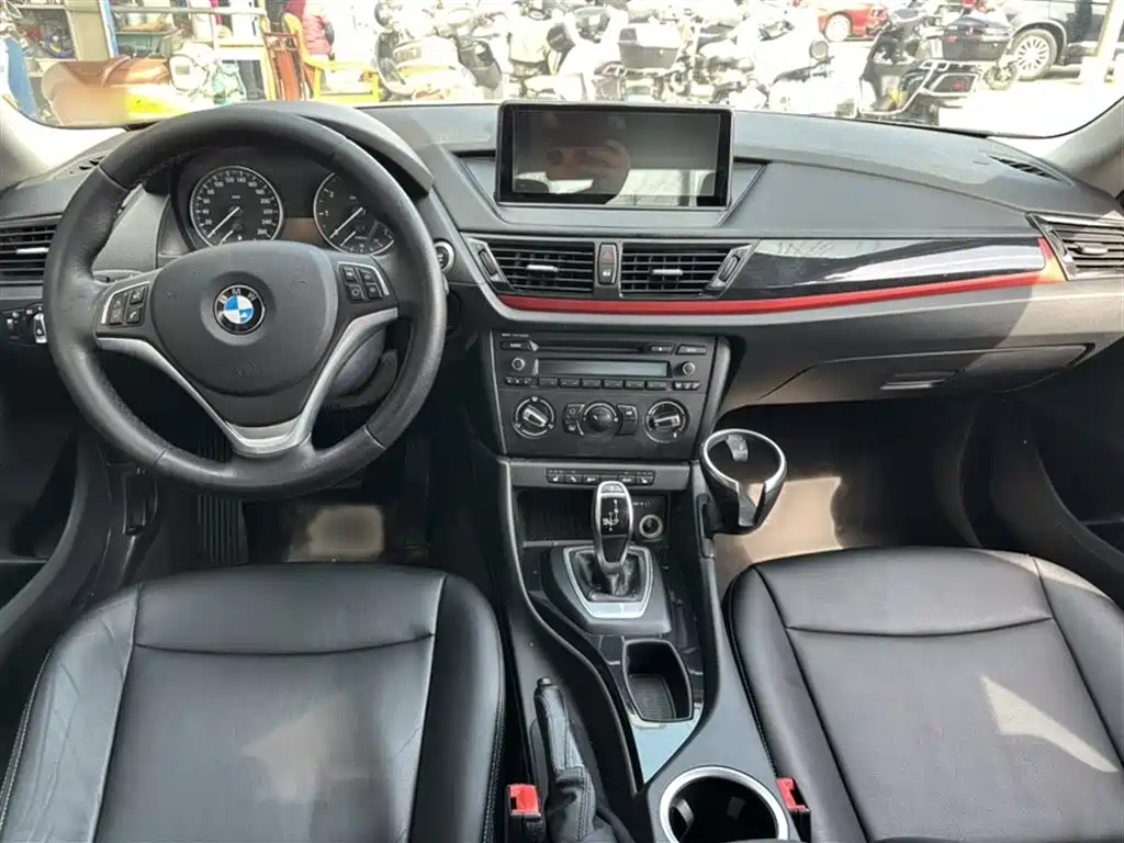 BMW X1 2015 Model sDrive18i Fashion Advanced Edition фото 15