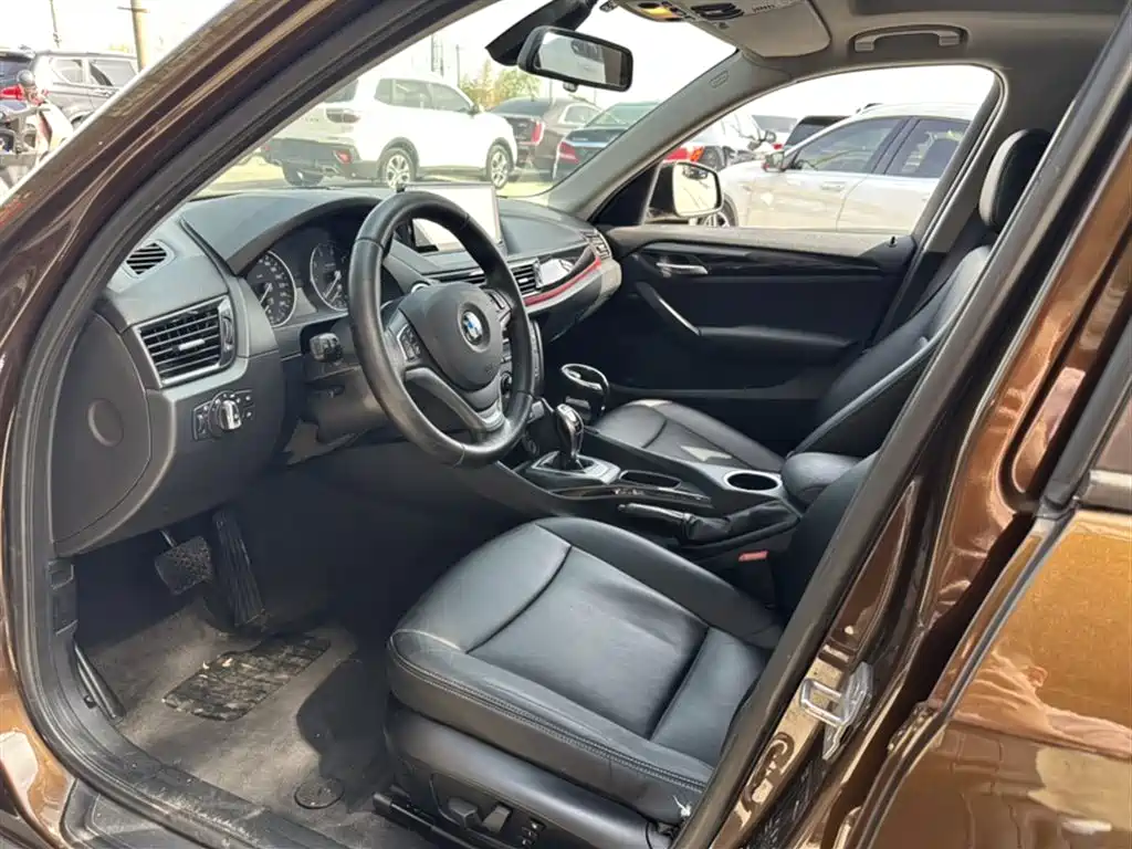 BMW X1 2015 Model sDrive18i Fashion Advanced Edition фото 16