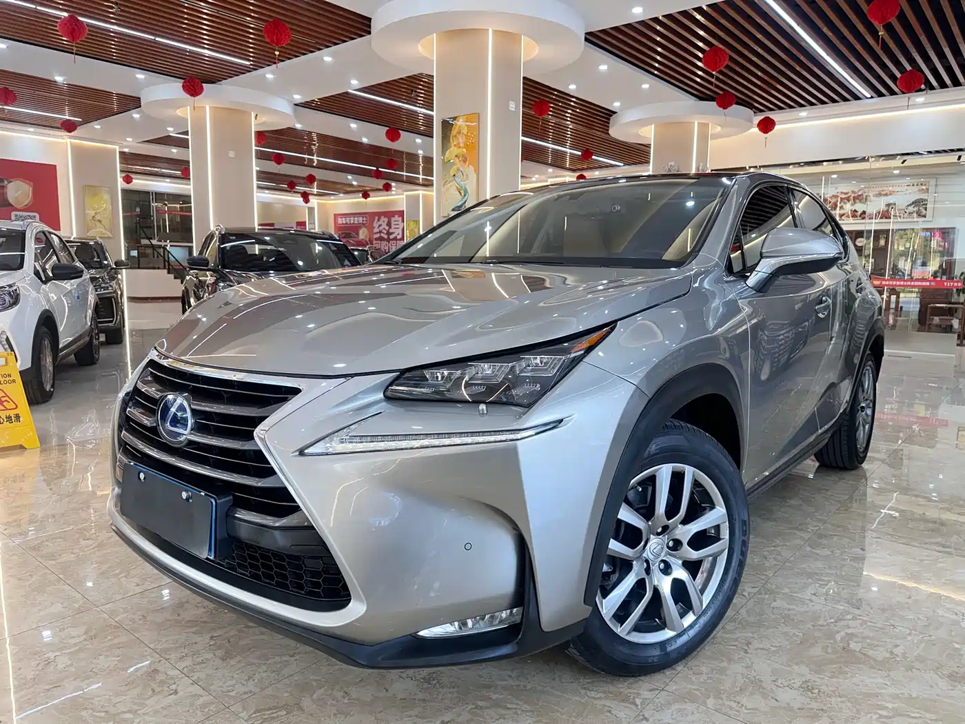 Lexus NX 2015 300h AWD F SPORT