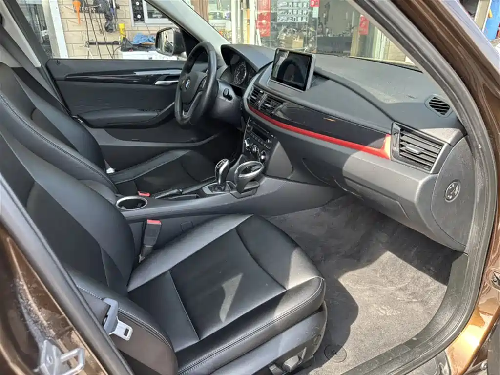 BMW X1 2015 Model sDrive18i Fashion Advanced Edition фото 13