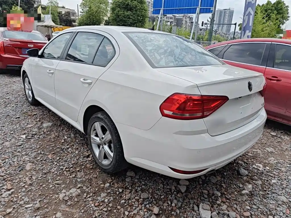 Volkswagen Lavida 2017 1.6L Automatic Trend Edition фото 5