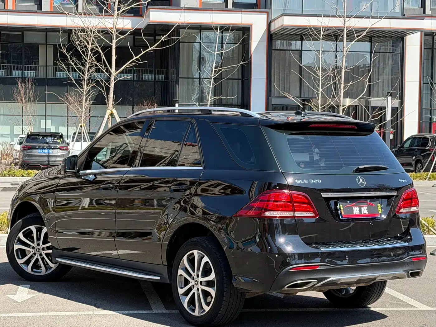 Mercedes-Benz GLE 2017 GLE 320 4MATIC Luxury фото 4