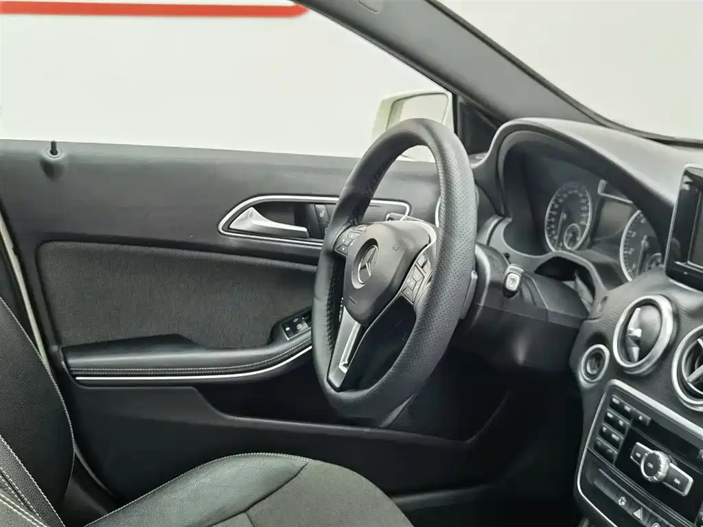 Mercedes-Benz A-Class (Import) 2015 A 180 фото 22
