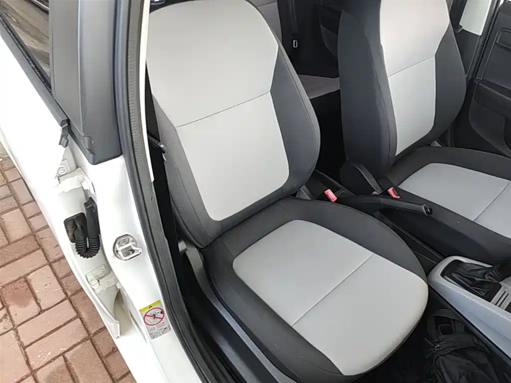 Škoda Fabia 2017 1.4L Auto Car Enjoy Edition фото 25