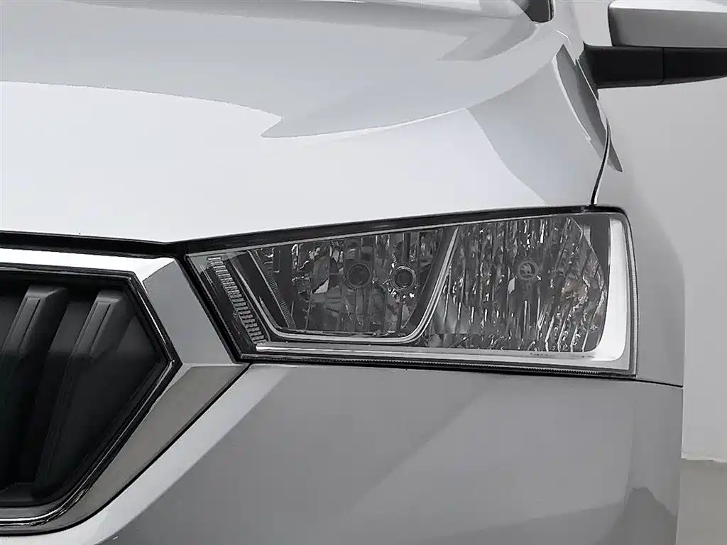 Škoda Rapid 2020 1.5L Manual Standard фото 7