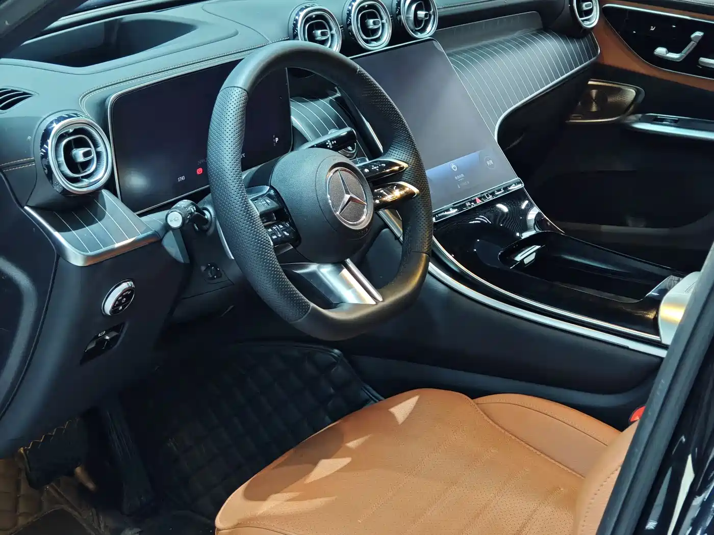 Mercedes-Benz GLC 2024 GLC 300 L 4MATIC Luxury 5-seater фото 3
