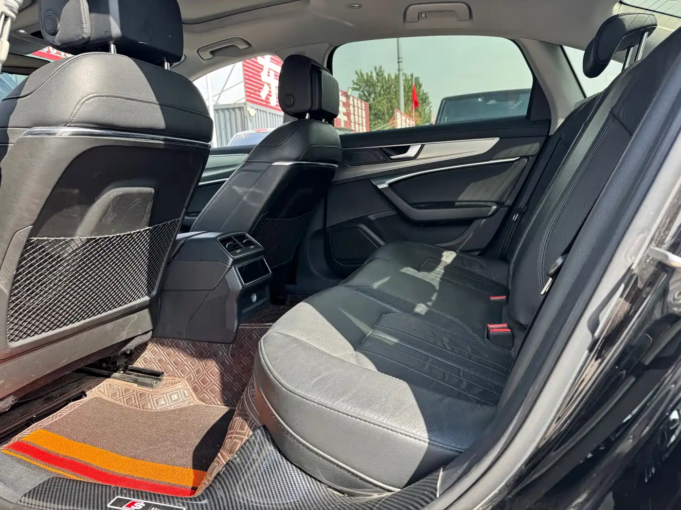 Фото 13 - Audi A6L