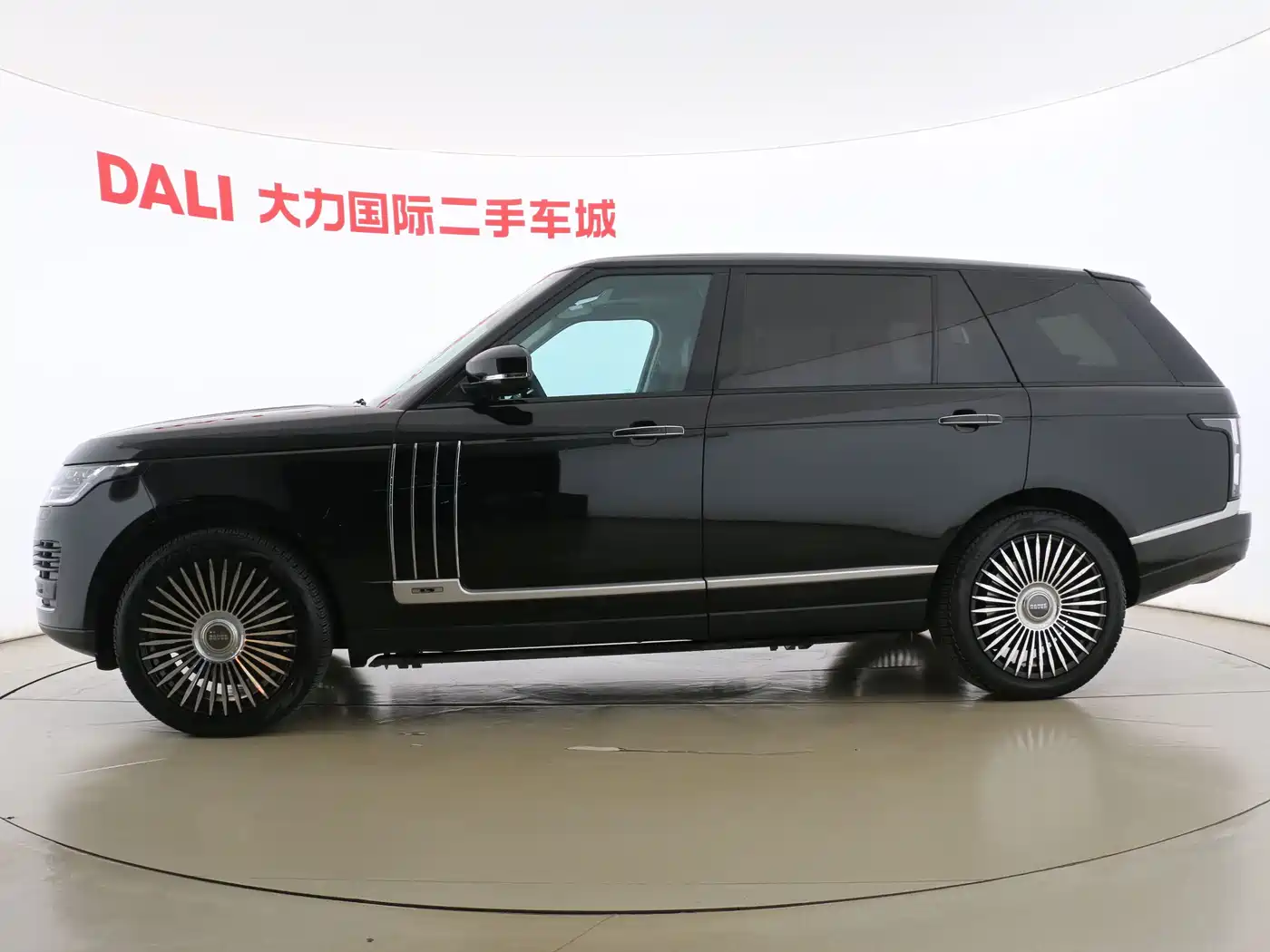 Land Rover Range Rover 2019 3.0 SC V6 Heritage Extended Edition фото 10