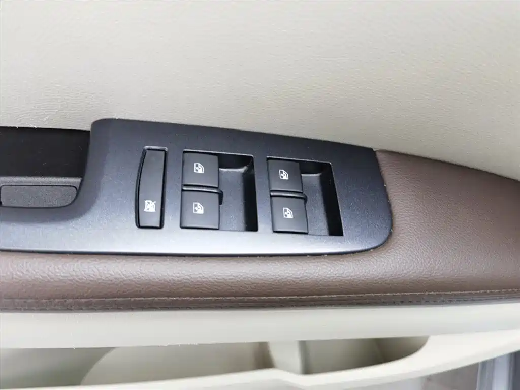 Buick GL8 2021 Land Business Class 652T Luxury фото 9