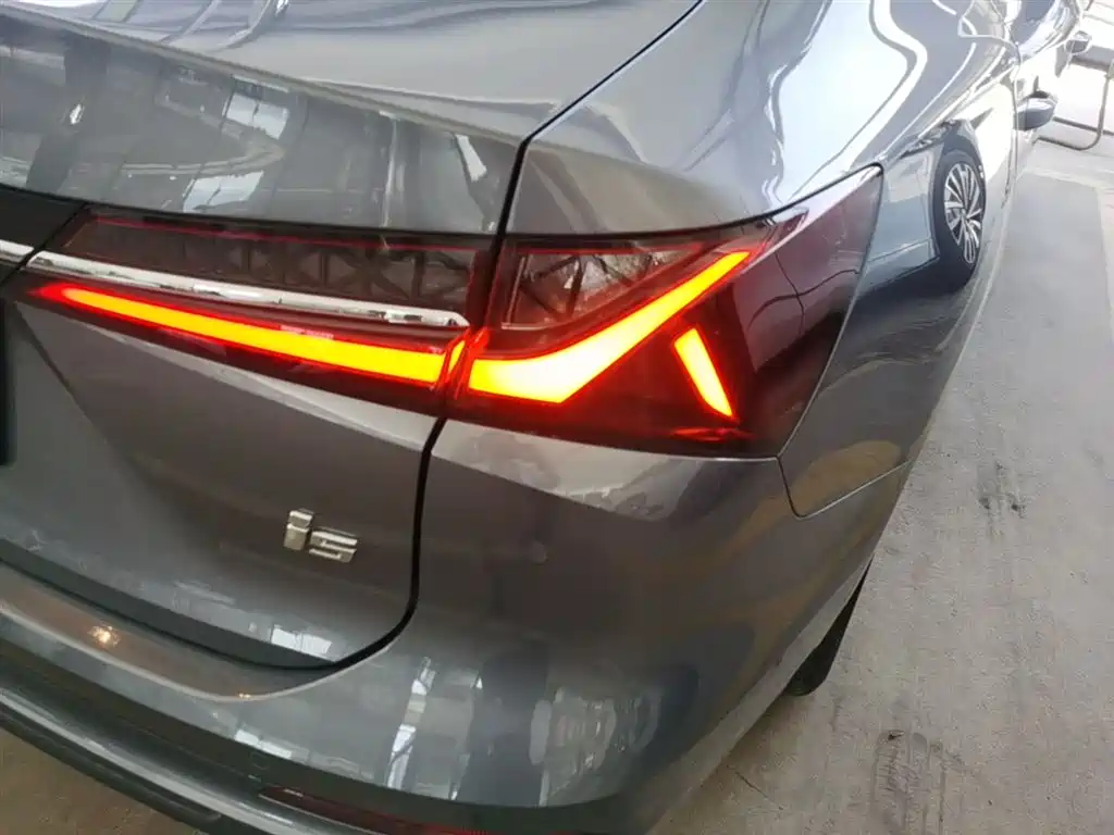 Roewe i5 2025 2023 1.5L CVT Luxury Edition