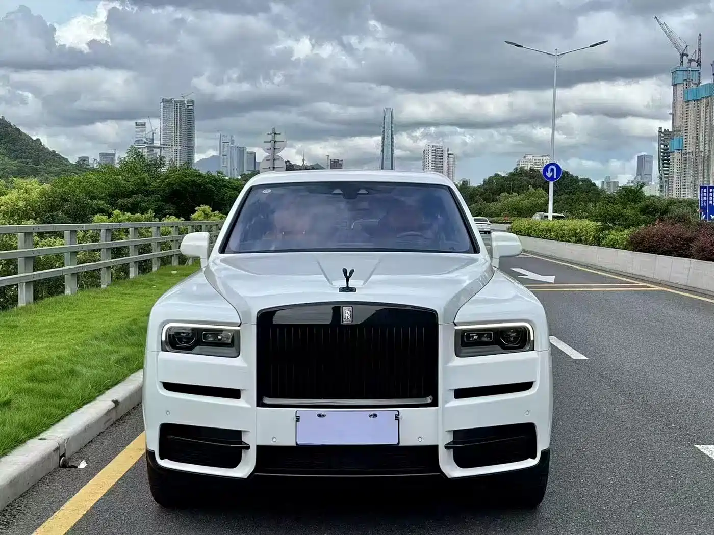 Rolls-Royce Cullinan 2021 2021 Black Badge Neon Nights