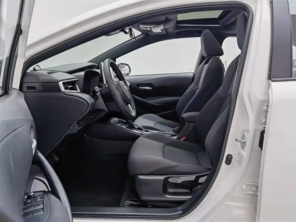 Toyota Levin 2022 185T CVT Luxury Edition фото 10