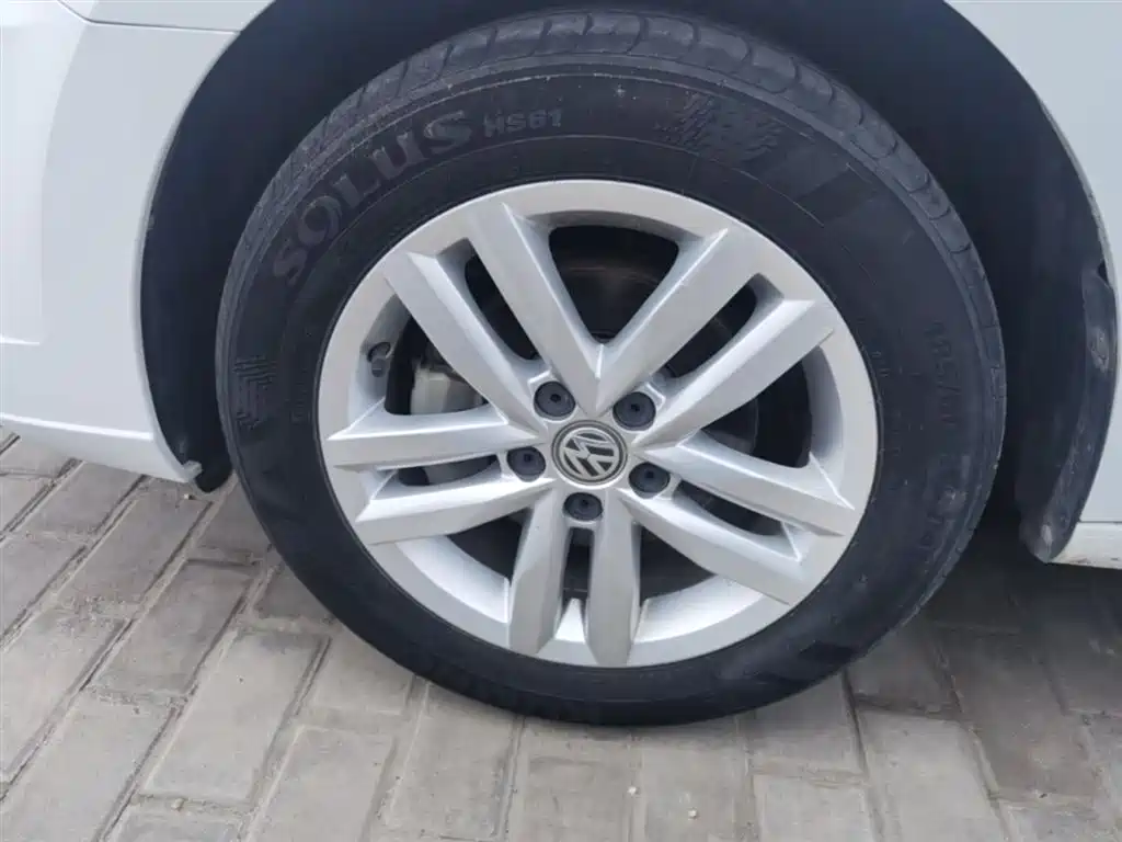 Volkswagen Jetta 2019 Dream Edition 1.5L Manual Fashion фото 23