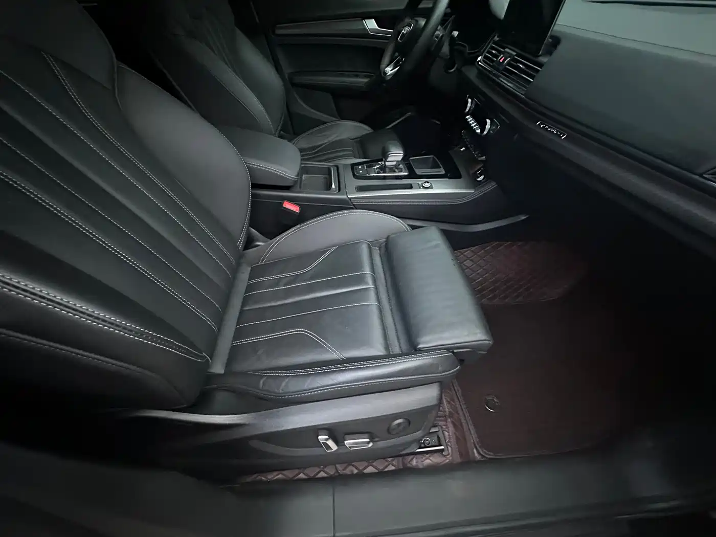 Audi Q5L 2023 40T Luxury Dynamic фото 4