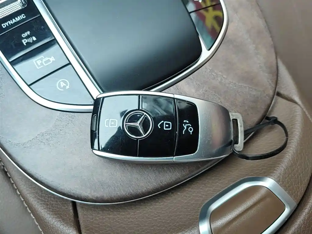 Mercedes-Benz E-Class 2020 E 300 L Luxury Model фото 9