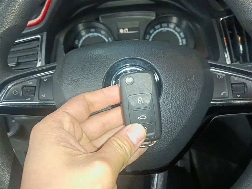 SKODA KOMICK