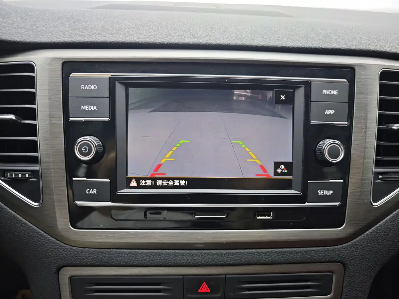 Volkswagen Golf Sportsvan 2018 1.6L Automatic Comfort фото 18