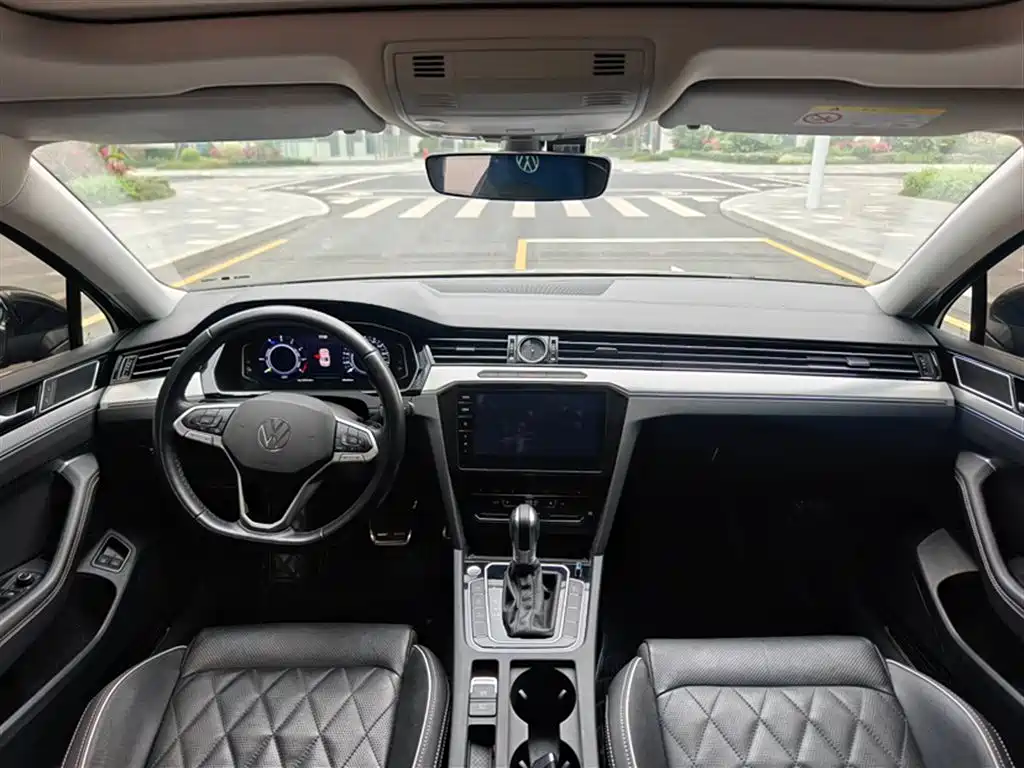 Volkswagen Magotan GTE Plug-in Hybrid 2022 GTE Luxury фото 22