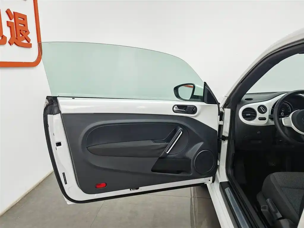 Volkswagen Beetle 2014 1.2TSI Fashion Edition фото 8