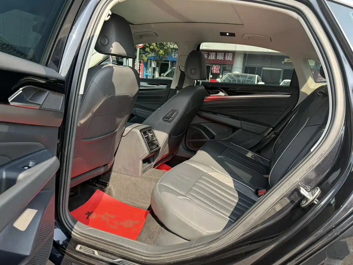 Volkswagen Passat 2023 Facelift 330TSI Elite Edition фото 8