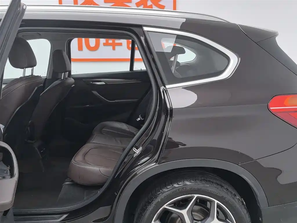 BMW X1 2018 sDrive18Li Premium Model фото 15