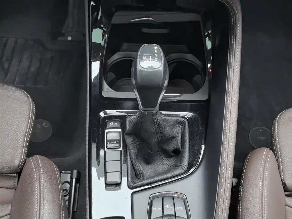 BMW X1 2018 sDrive18Li Premium Model фото 13