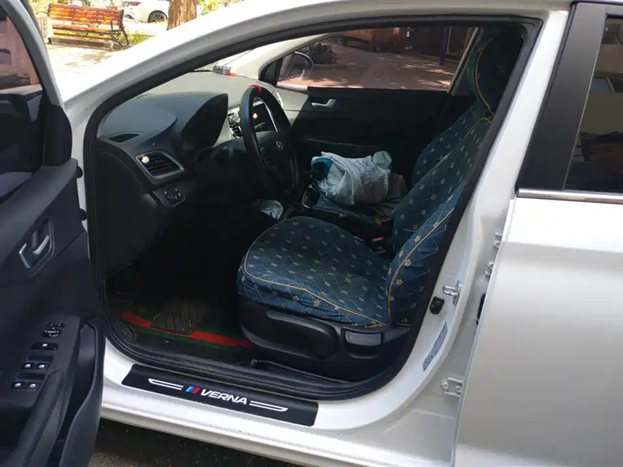 Hyundai Verna 2020 1.4L Manual GLS Cool Edition фото 9