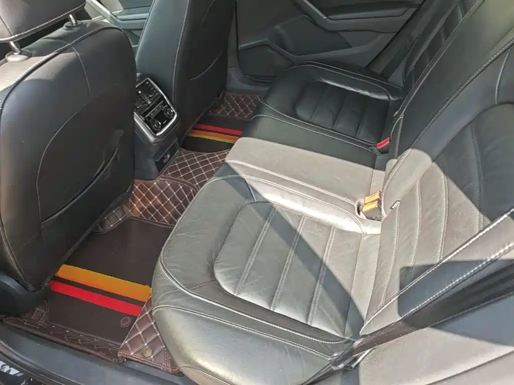 Volkswagen Passat 2017 330TSI DSG Prestige фото 17