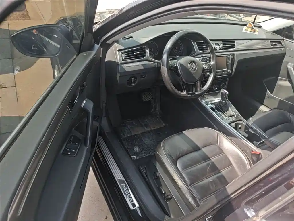 Volkswagen Passat 2017 330TSI DSG Prestige фото 16