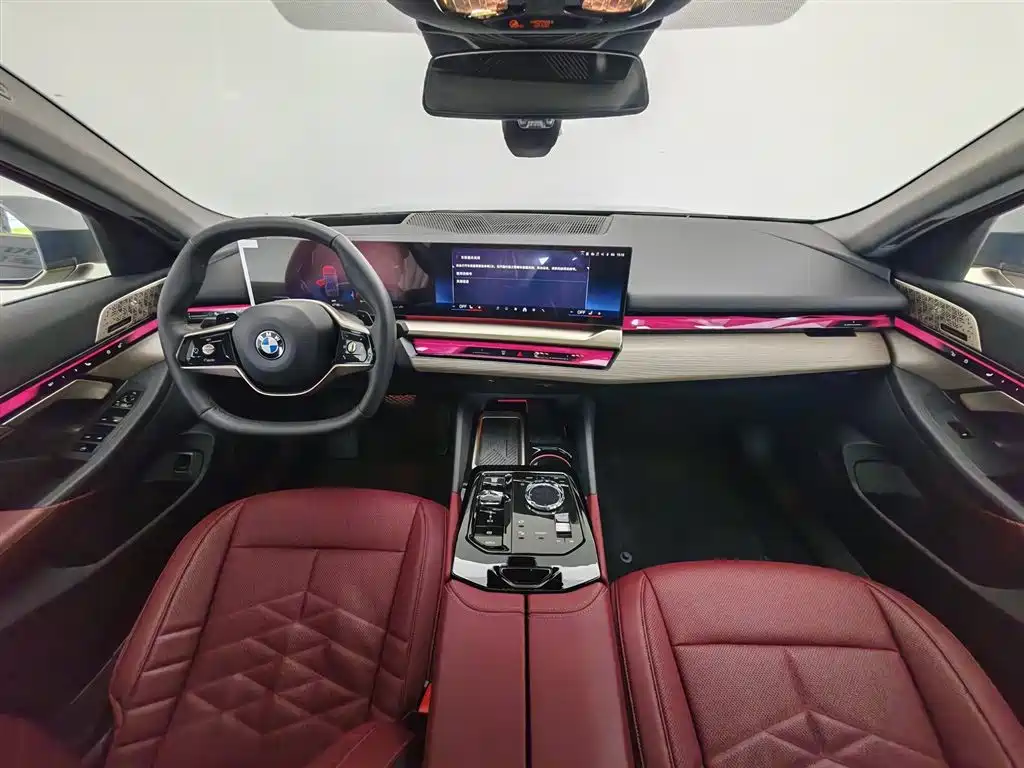 BMW 5 Series 2024 530Li Premium Luxury Package фото 5