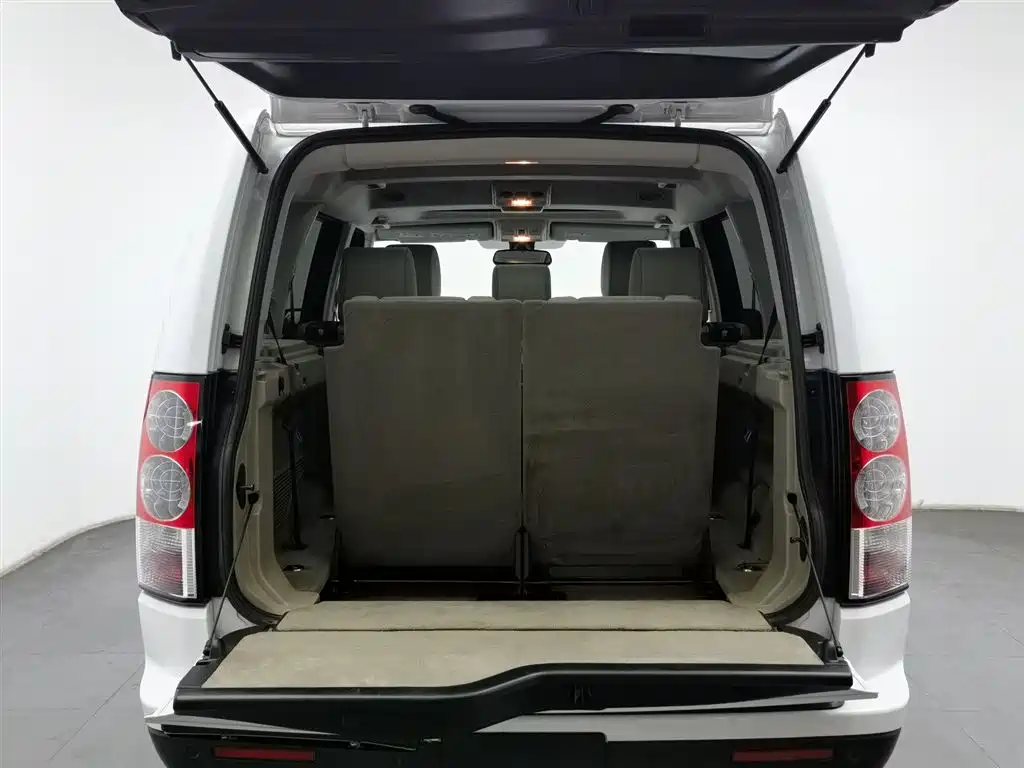 Land Rover Discovery 2013 3.0 SDV6 HSE Diesel фото 16