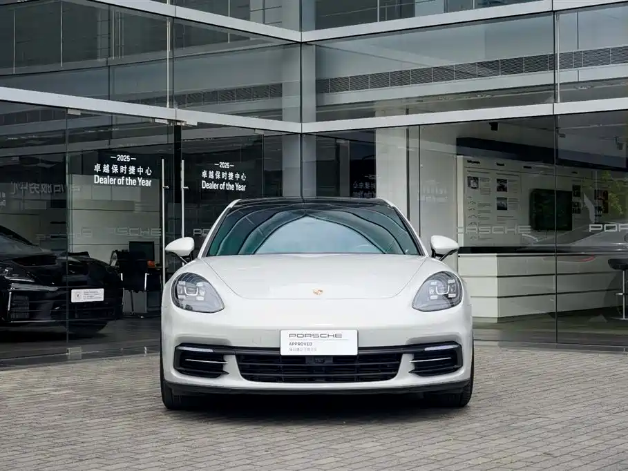 Porsche Panamera 2017 Panamera Executive Long Wheelbase 3.0T фото 2