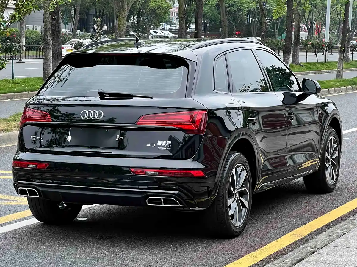 Audi Q5L 2023 40T Luxury Dynamic фото 4