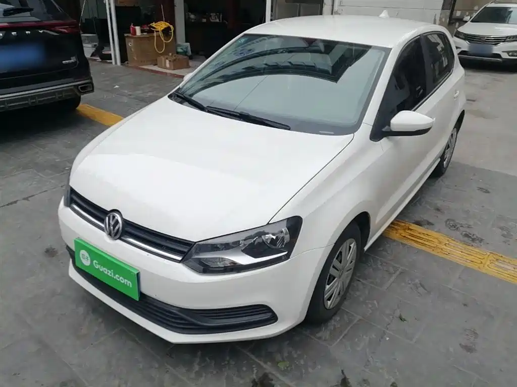 Volkswagen Polo 2016 1.4L Automatic Trend фото 2