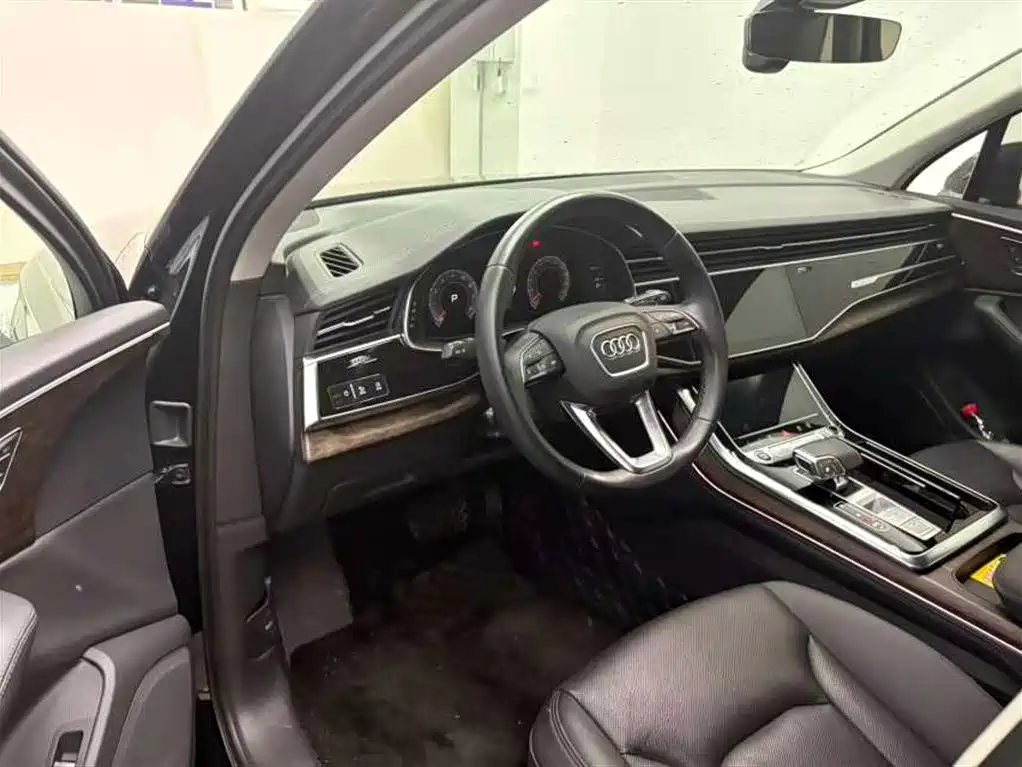 Audi Q7 2023 45 TFSI quattro S line Sport фото 4