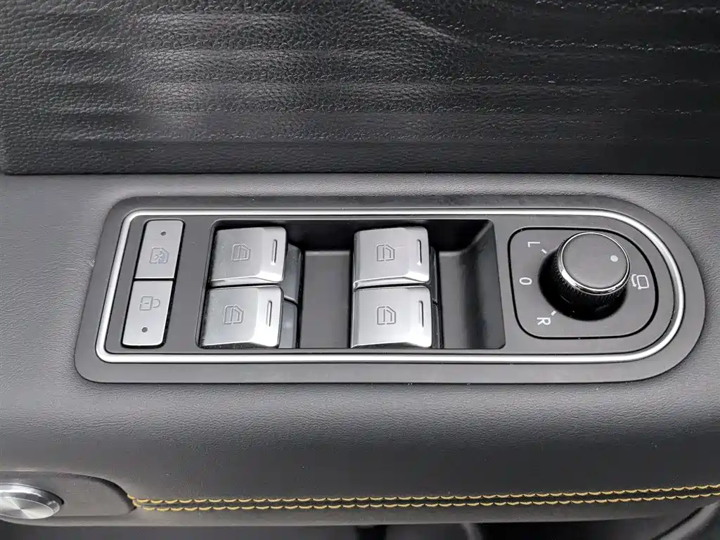 BAIC ORV Beijing Off-Road BJ30 2024 1.5T Magic Core Electric Drive Advanced Edition фото 9