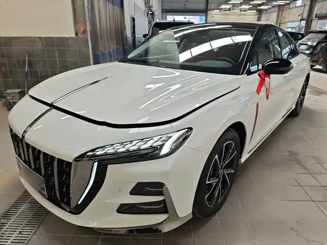  Hongqi Hongqi H6 2025 Model 2.0T Beauty Edition