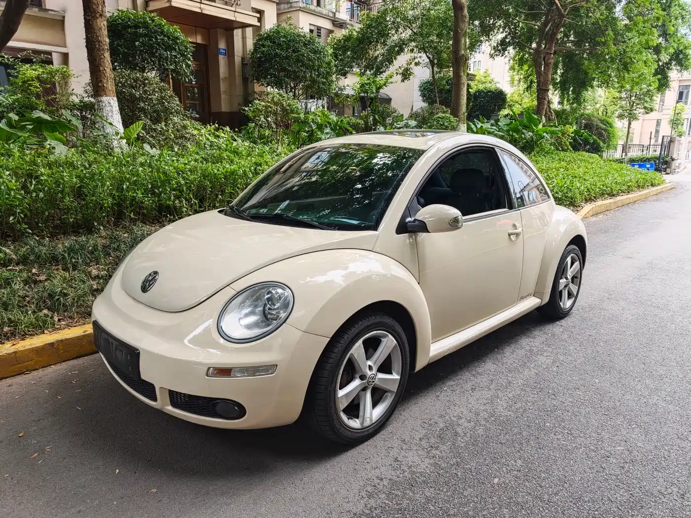 Volkswagen Beetle 2010 1.8T BlackOrange Luxury Edition